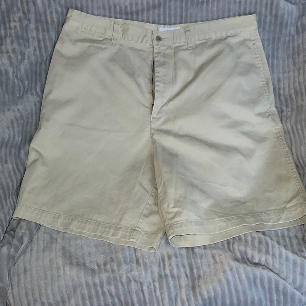 Men’s Gap chino style shorts